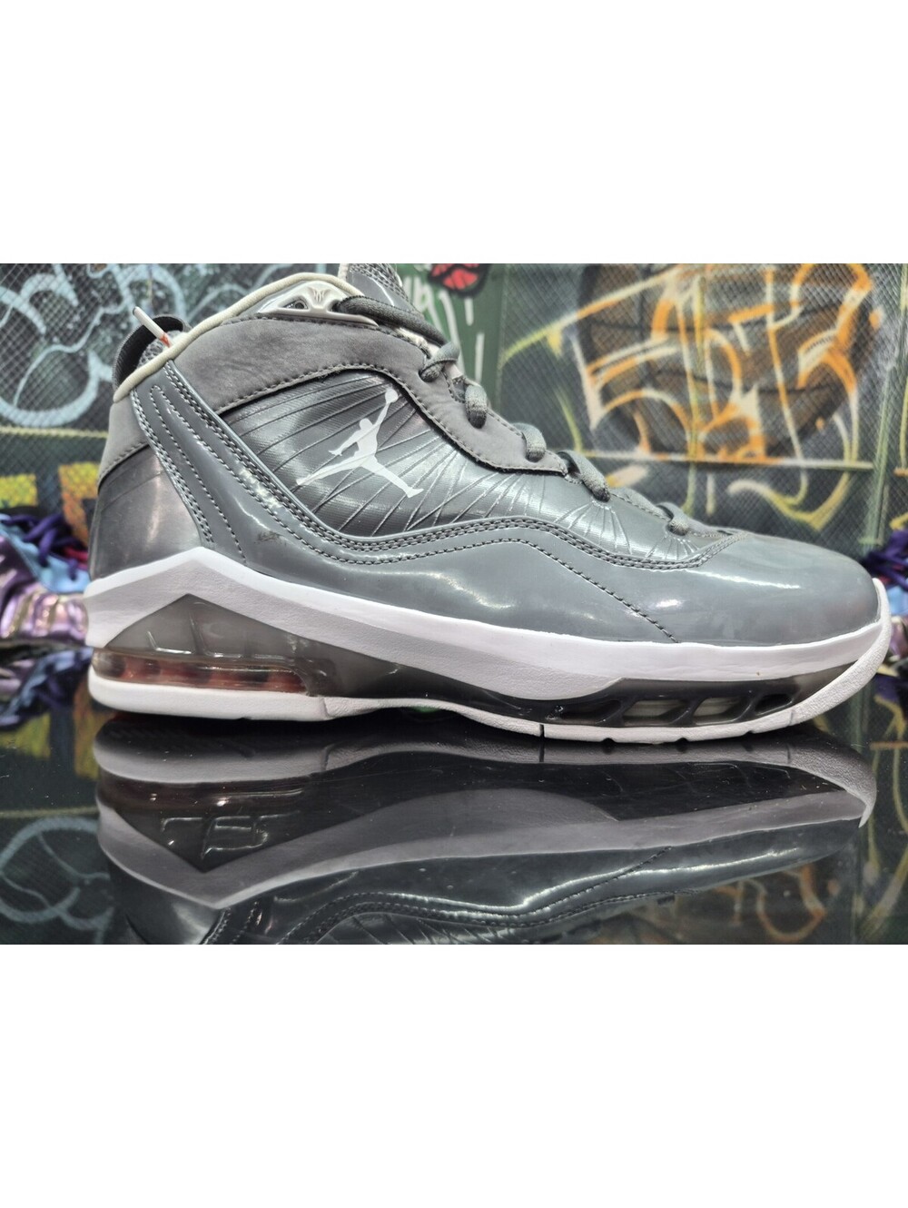 Air Jordan Melo M8 New men's size 8M collectors item from 2011 Right shoe only